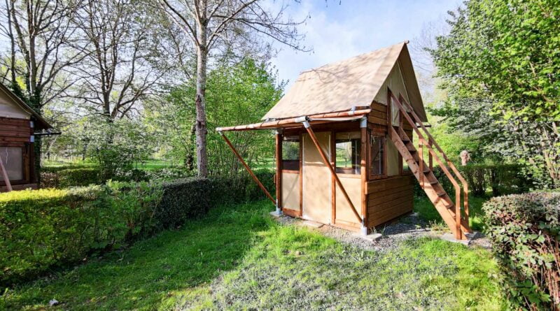 Maison éclusière de Ménil, gîte de caractère en bord de Mayenne